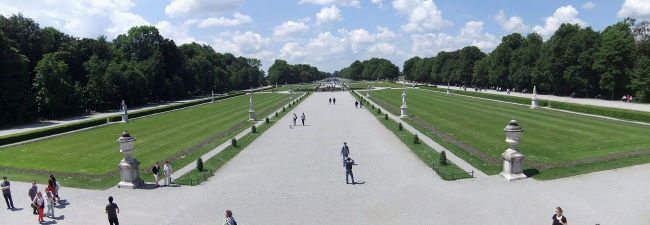 Panoramablick in den Garten der Nymphenburg Nymphenburg